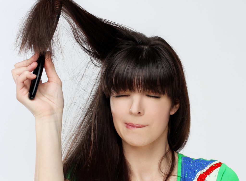 Выпадение волос у женщин – причины и лечение